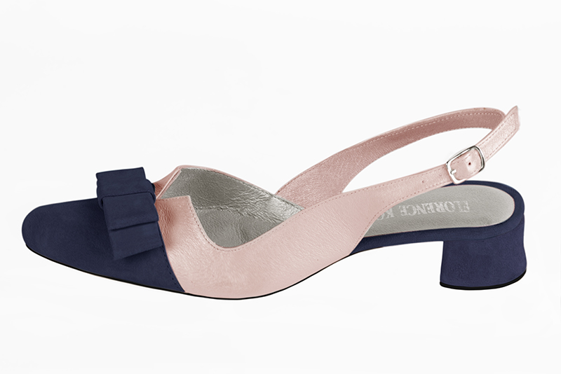 Navy blue and powder pink women's open back shoes, with a knot. Round toe. Low flare heels. Profile view - Florence KOOIJMAN